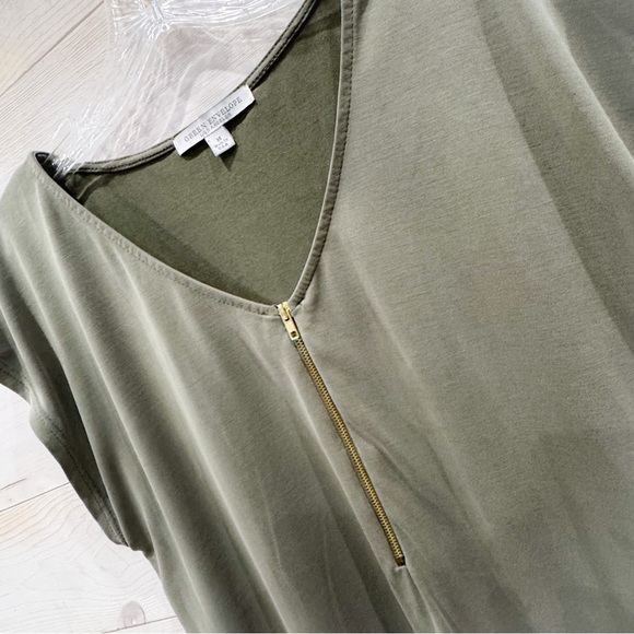 Green Envelope zip detail short sleeve flowy top ❤️ - Picture 5 of 7
